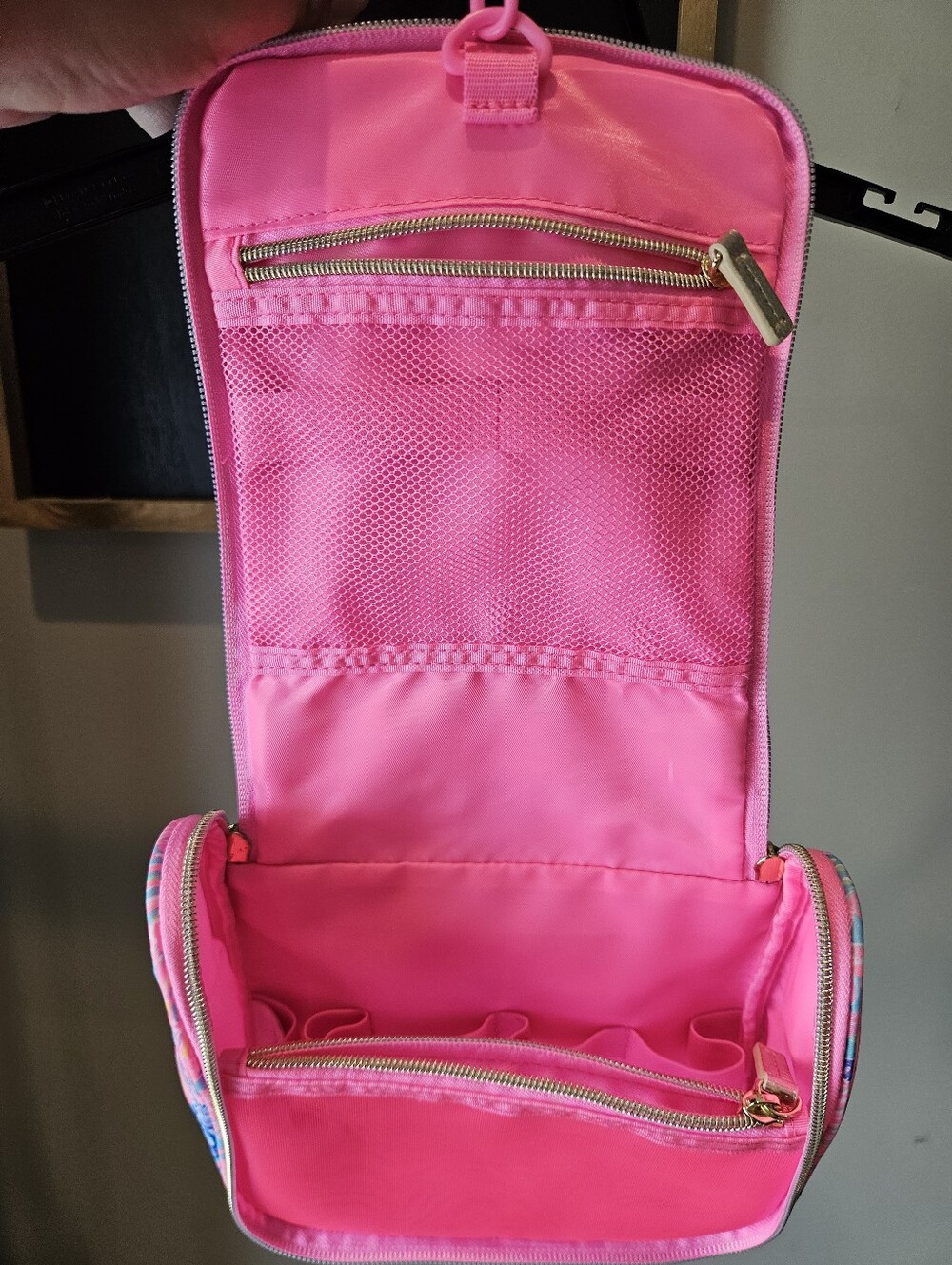 Lilly Pulitzer Printed Hanging Travel Case Kit Splendor in the Sand - No bottles - Picture 4 of 6